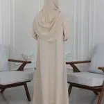⁦عباية بيج محددة بفصوص⁩ - الصورة ⁦4⁩