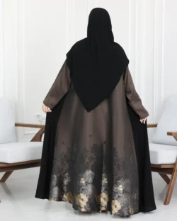 عباية لميس جاكار بني من الخلف مرسومة بورود