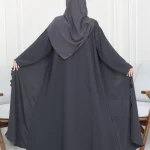 ⁦عباية رمادي محددة بفصوص⁩ - الصورة ⁦3⁩