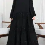 ⁦عباية كلوش هندي طبقات مطرزه بلون و اسود⁩ - الصورة ⁦3⁩