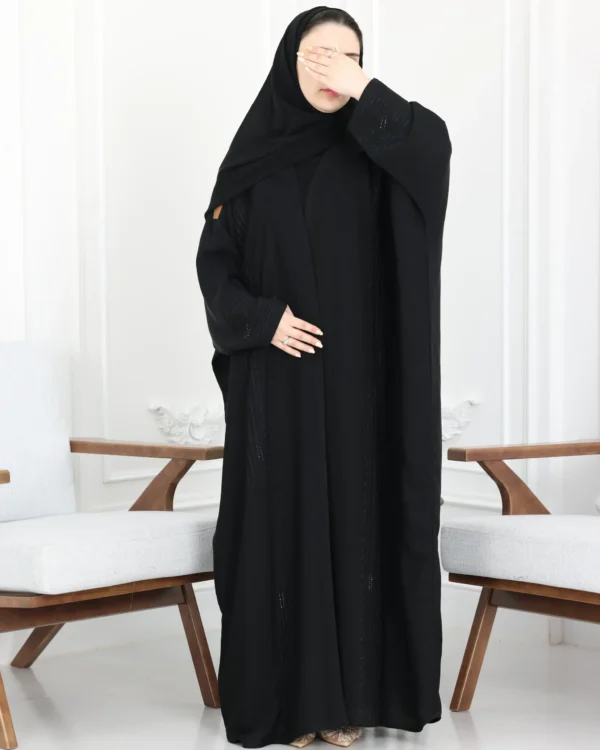 ⁦عباية بشت بتطريز اري اسود مخفي من امام⁩ - الصورة ⁦4⁩