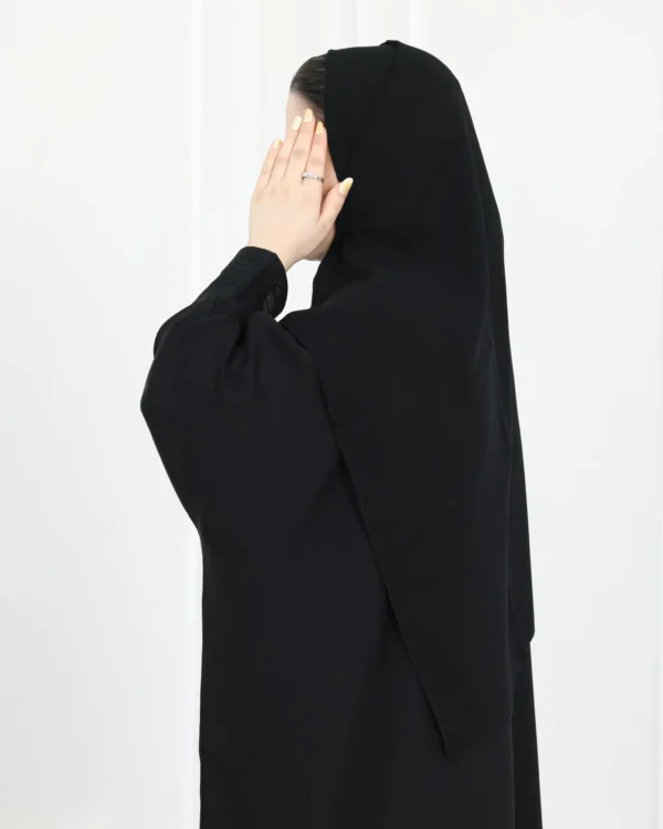 ⁦عباية بشت بتطريز اري اسود مخفي من امام⁩ - الصورة ⁦3⁩