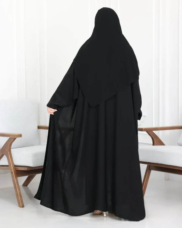 ⁦عباية بشت بتطريز اري اسود مخفي من امام⁩ - الصورة ⁦5⁩