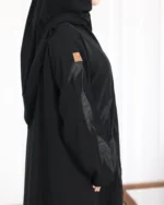 ⁦عباية شهد كريب بشك اسود باوراق شجرة⁩ - الصورة ⁦3⁩