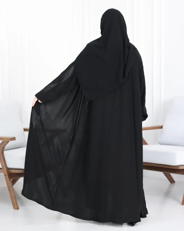 ⁦عباية شهد كريب بشك اسود باوراق شجرة⁩ - الصورة ⁦4⁩