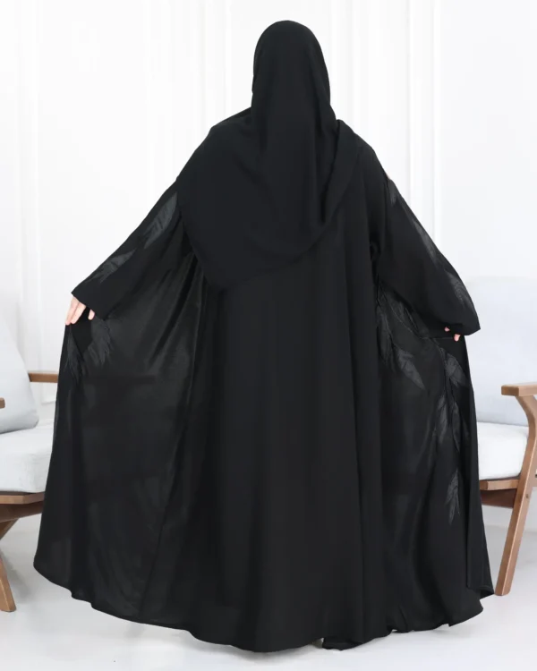 ⁦عباية شهد كريب بشك اسود باوراق شجرة⁩ - الصورة ⁦5⁩