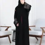 ⁦عباية أجوان بشك عنابي على اكمام⁩ - الصورة ⁦3⁩