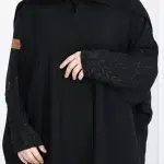 ⁦عباية بشت بتطريز شك اسود مخفي على اكمام⁩ - الصورة ⁦3⁩