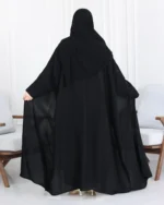 ⁦عباية بشت بتطريز شك اسود مخفي على اكتاف⁩ - الصورة ⁦3⁩