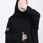 ⁦عباية بشت بتطريز شك اسود مخفي على اكتاف⁩ - الصورة ⁦4⁩