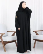 ⁦عباية بشت بتطريز شك اسود مخفي على اكتاف⁩ - الصورة ⁦5⁩