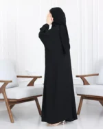 ⁦عباية بشت بتطريز شك اسود مخفي على اكتاف⁩ - الصورة ⁦9⁩