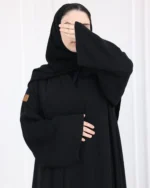 عباية احلام كلوش مزينة بخيوط مخفية اسود ناعم