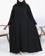 عباية ساده نص كلوش مغلقه مزينه بشريط و محدد من اجناب