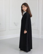 ⁦عباية بناتي مندمجة بكتان مخطط ابيض⁩ - الصورة ⁦5⁩