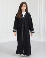 ⁦عباية بنات بتطريز اري بلون الابيض⁩ - الصورة ⁦4⁩