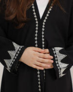 عباية بنات بتطريز اري بلون الابيض