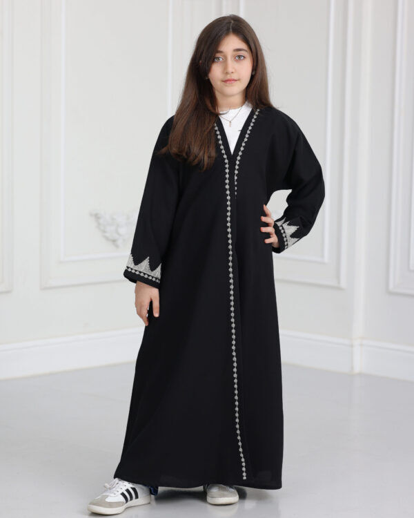 ⁦عباية بنات بتطريز اري بلون الابيض⁩ - الصورة ⁦6⁩