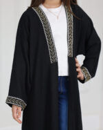 ⁦عباية بناتي سي واي مطرزة ببيج⁩ - الصورة ⁦4⁩