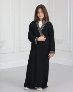 عباية بناتي سي واي مطرزة ببيج