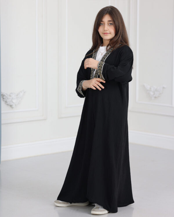 ⁦عباية بناتي سي واي مطرزة ببيج⁩ - الصورة ⁦7⁩