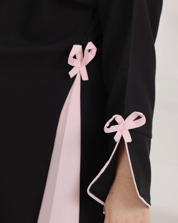 عباية بناتي فيونكة بلون وردي