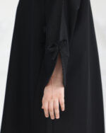 ⁦عباية بناتي فيونكة بلون اسود⁩ - الصورة ⁦2⁩