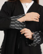 ⁦عباية بناتي مندمجة بجاكار خطوط ابيض⁩ - الصورة ⁦5⁩