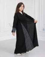 ⁦عباية بناتي مندمجة بجاكار خطوط ابيض⁩ - الصورة ⁦2⁩