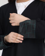 ⁦عباية بناتي مندمجة بجاكار خطوط اخضر⁩ - الصورة ⁦4⁩