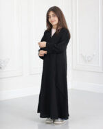 عباية بناتي محددة بقيطان اسود