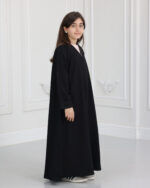 ⁦عباية بناتي مطرزة بورود اسود على اكمام⁩ - الصورة ⁦5⁩