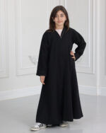 عباية بناتي مطرزة بورود اسود على اكمام