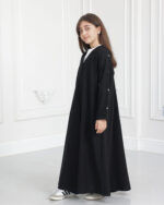 عباية بناتي مطرزة بورود ابيض على اكمام