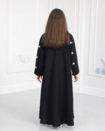 ⁦عباية بناتي مطرزة بورود ابيض على اكمام⁩ - الصورة ⁦6⁩