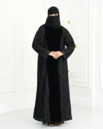 عباية مخمل مدمجة من اطرف بدانتيل