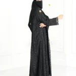 ⁦عباية مخمل مدمجة من اطرف بدانتيل⁩ - الصورة ⁦5⁩