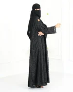 ⁦عباية مخمل مدمجة من اطرف بدانتيل⁩ - الصورة ⁦5⁩