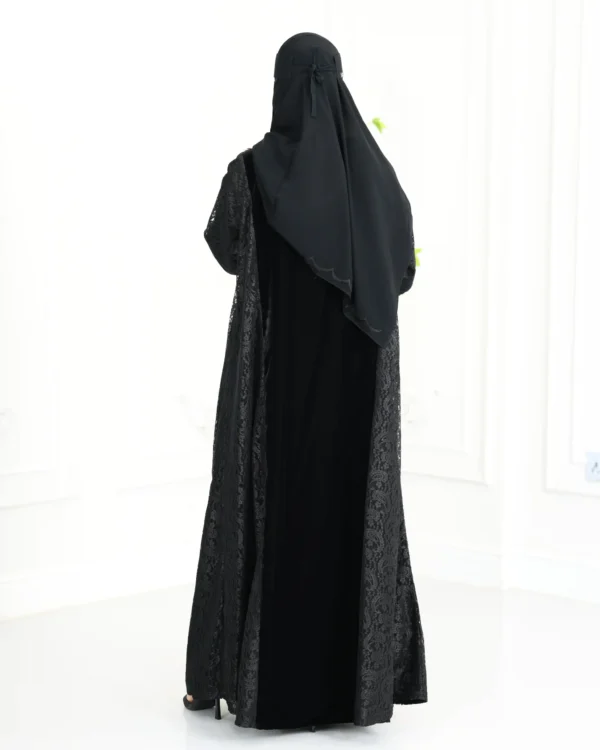 ⁦عباية مخمل مدمجة من اطرف بدانتيل⁩ - الصورة ⁦7⁩