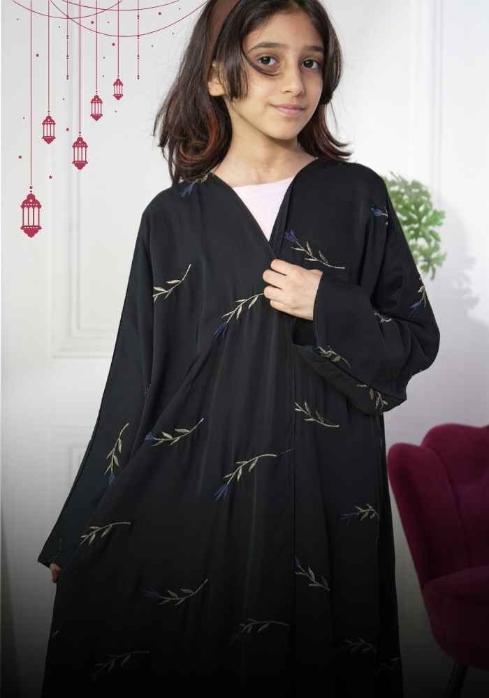 عبايات بنات