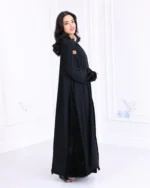 ⁦عباية كلوش مندمج من اطراف بمخمل منقش⁩ - الصورة ⁦4⁩