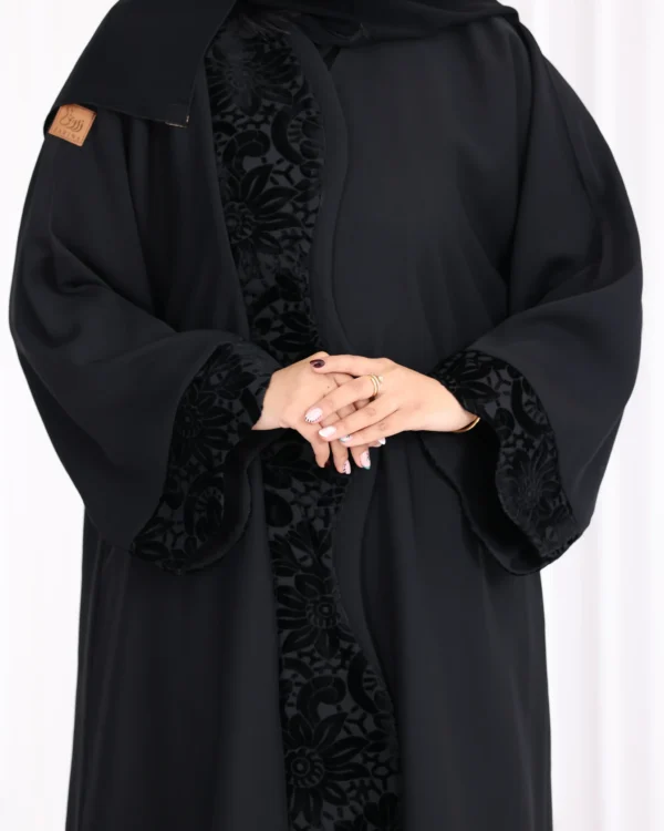 ⁦عباية سراميك محددة بمخمل منقش⁩ - الصورة ⁦6⁩