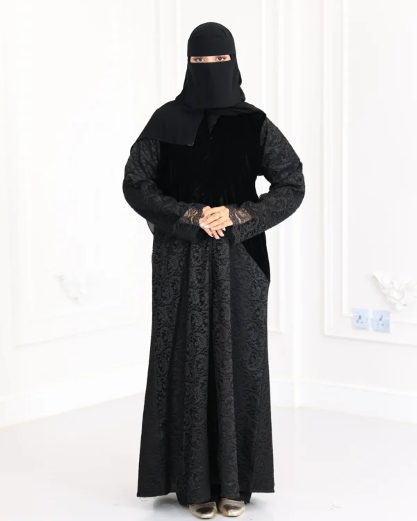 ⁦عباية مخمل مندمجة بدانتيل من اسفل عباية⁩ - الصورة ⁦3⁩