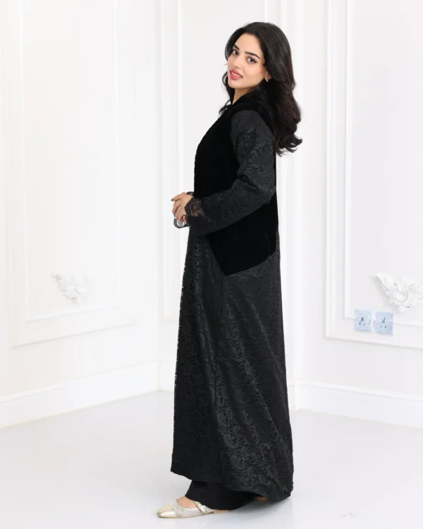⁦عباية مخمل مندمجة بدانتيل من اسفل عباية⁩ - الصورة ⁦9⁩