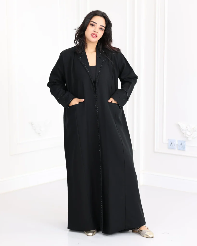 عباية بليزر اسود بتطريز لولو اسود