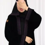 ⁦عباية مخمل مطرزة بدقات بلون موف مع طرحة⁩ - الصورة ⁦7⁩