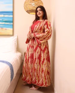 جلابيه احمر خليجيه بشك ترتر و فصوص ذهبي