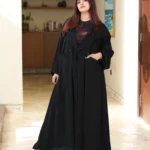 ⁦عباية كلوش عملية بجيوب امامي⁩ - الصورة ⁦2⁩