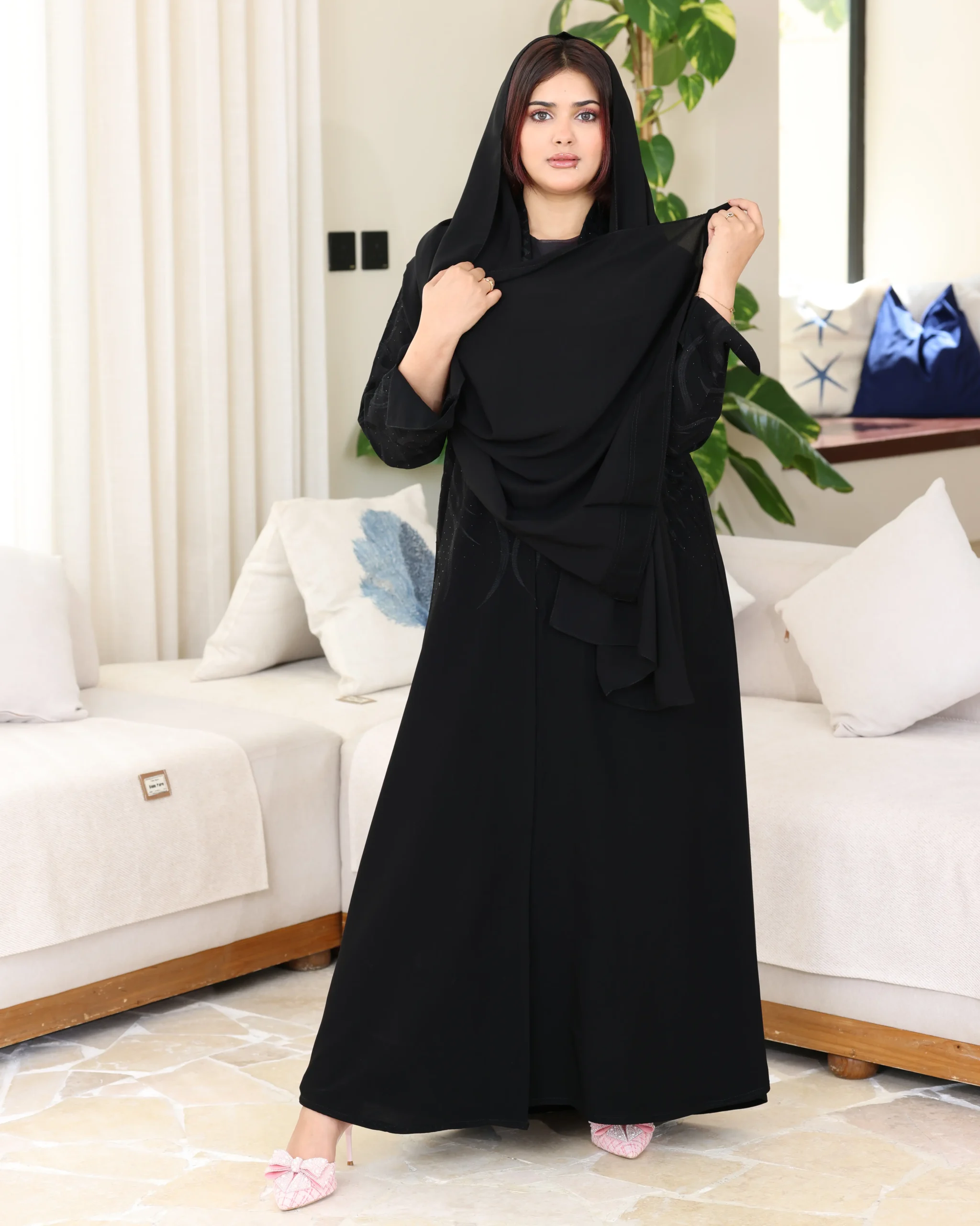 ZA-0886 (1) عباية سدن مطرزة بالاسود مع فصوص 0886 - الصورة 1