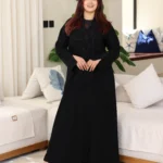 ⁦عباية سدن مطرزة بالاسود مع فصوص 0886⁩ - الصورة ⁦5⁩